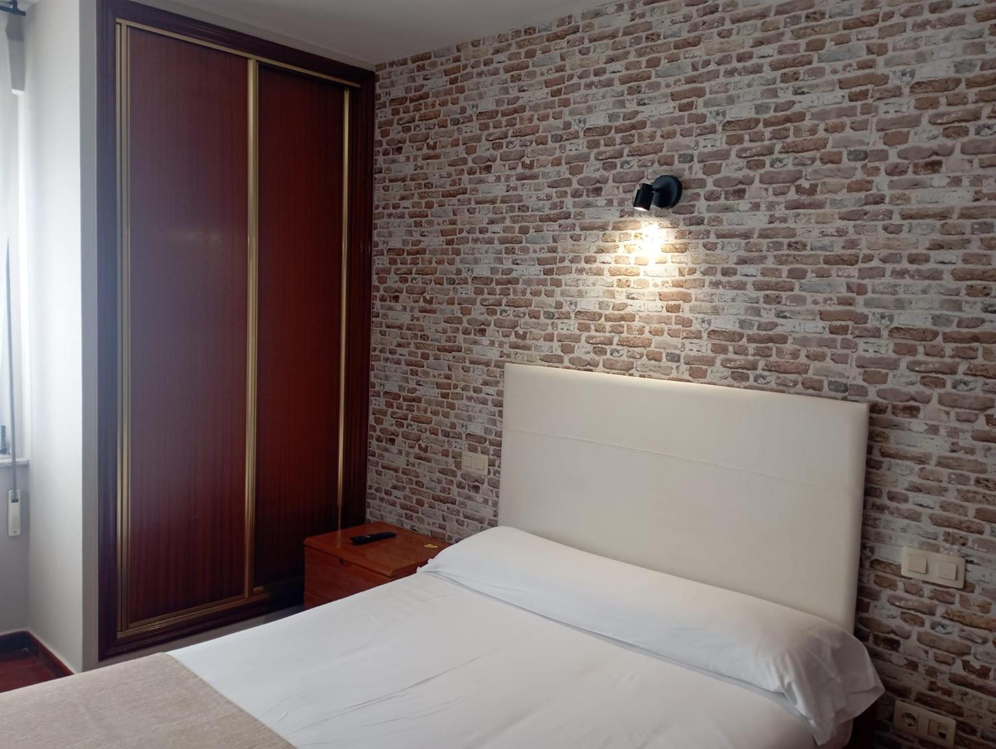 Puente Azud Guest house *